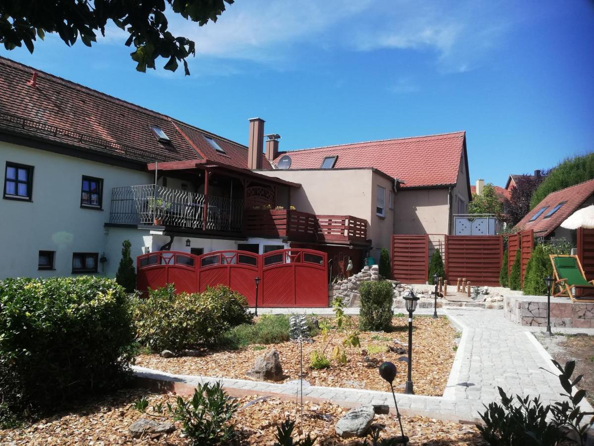 Ochsenhof Apartment Feuchtwangen Ngoại thất bức ảnh